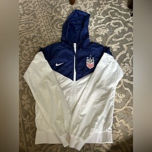 USA Nike windbreaker worn once